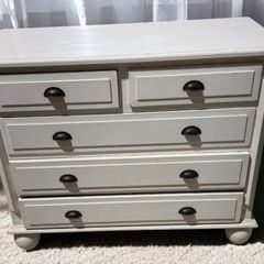 Chest of drawers