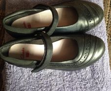 Clarks black shoe