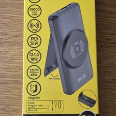 Magnetic wireless power bank.