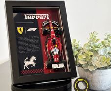 FERRARI Frame with Lewis Hamilton 1:43 Replica