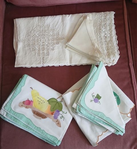 Luxury set of tablecloths for party