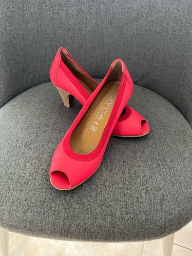 Ladies red  shoes medium heels As New