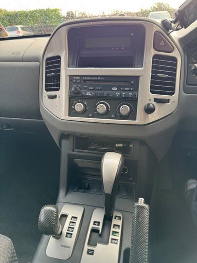 Mitsubishi Pajero 2006