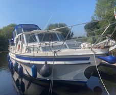 Broom Motor Cruiser