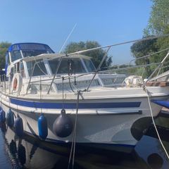 Broom Motor Cruiser
