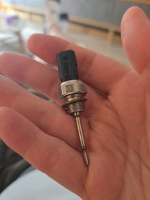 Charge cooler temperature sensor