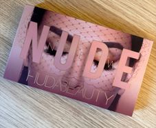 Huda Beauty Eye Shadow Palette