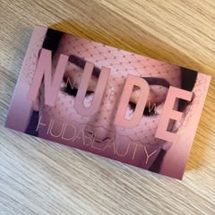 Huda Beauty Eye Shadow Palette