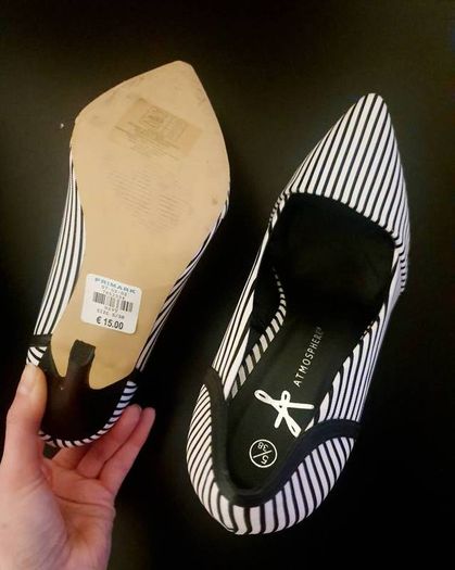 striped shoes size 5