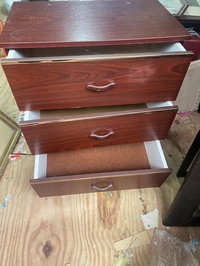 chest of drawers