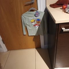 Boys  Paw Patrol  Long Sleeved Top.  Age 5-6 years.   B.N.W.T