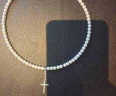 Pearl cross chocker pendant Free post.