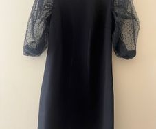 Dress with detail on sleeves