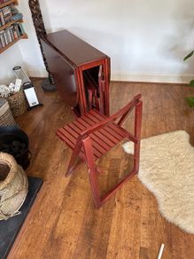 table and 2chairs