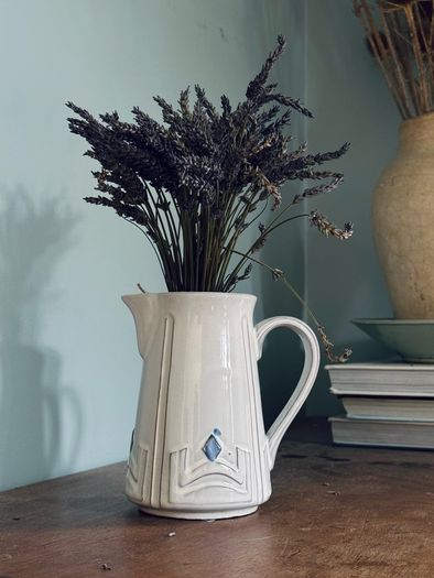 teapot and milk jug