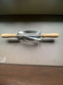 Croissant Cutter