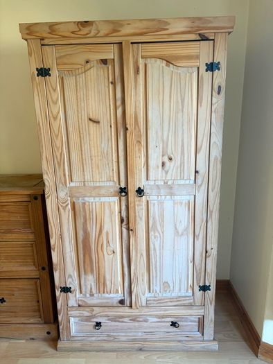 5-piece Corona Mexican Pine bedroom set
