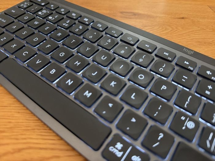 Logitech MX Keys Full size excellent condition