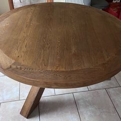 Round kitchen table solid wood