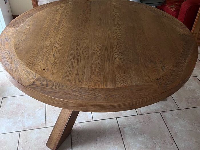 Round kitchen table solid wood