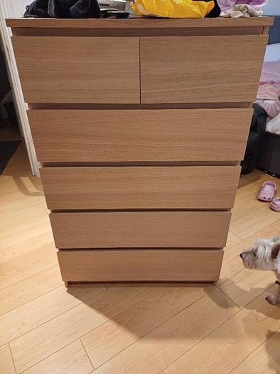 chest of drawers