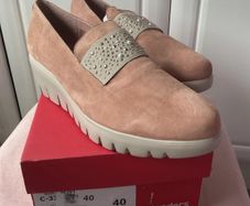 Bnwt wonders blush suede shoes size 40
