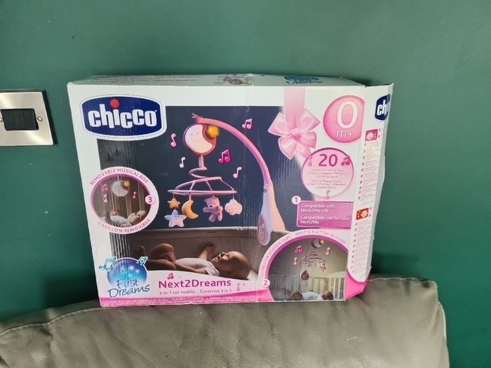 Crib mobile