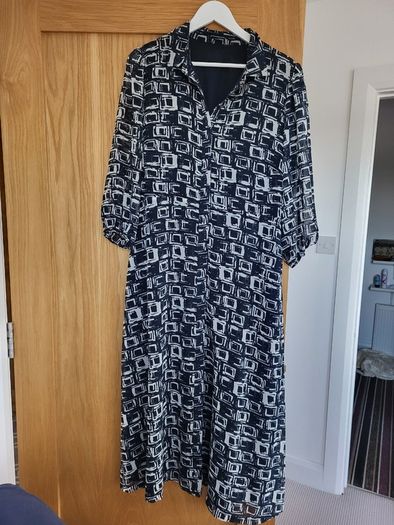 Paul Costelle dress size 16