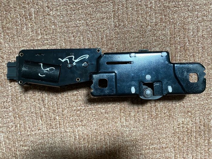 Audi A6 A7 A8 boot soft close latch 4h0827383a