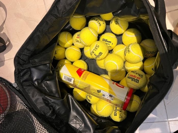 Tennis ball basket