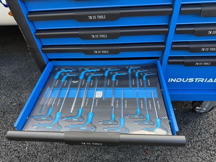 Brand New 12 Drawer Tool Chest Full Of Tools