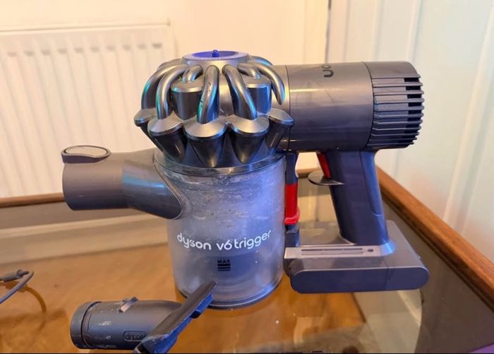 dyson v6 trigger