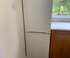 Free standing fidge, very good condition