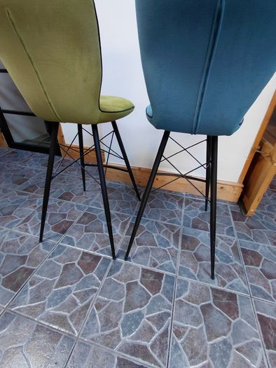 2 x kitchen bar stools