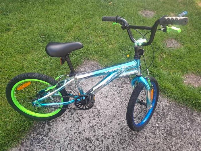 18 Inch Glitch bike, Metallic Blue, with Helmet