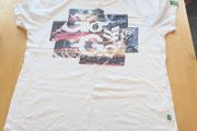 2 men's Gio Gio tshirts in large for sale