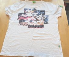 2 men's Gio Gio tshirts in large for sale