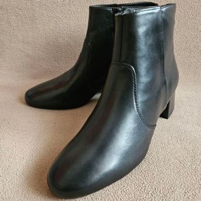 Unisa Spanish leather classic ankle boots black RRP 135 euro new & boxed size UK 3 EU 36