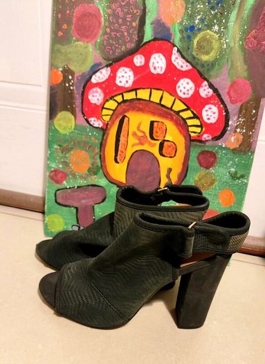PRICE DROP Quick sale Aldo heels size 7