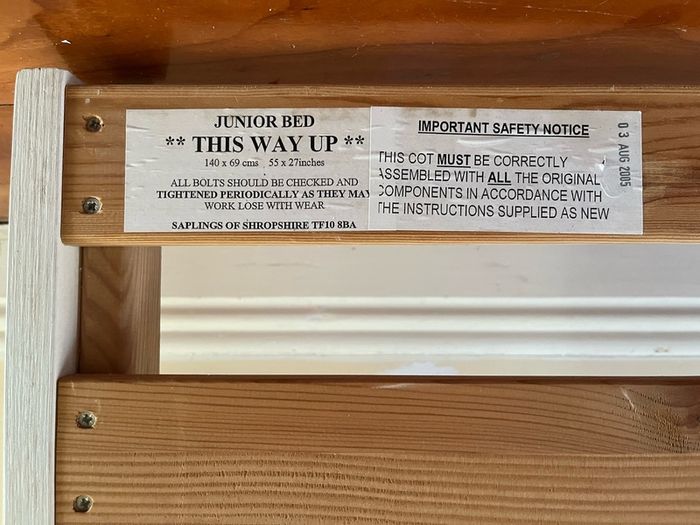Wooden Toddler Bed (white)