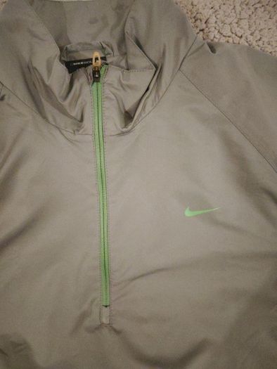 Nike golf top