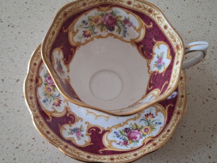 Royal Albert Lady Hamilton 19 piece Tea Set