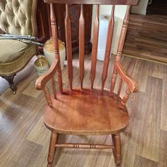 Traditional 1960s Vintage Spindle-Back Wooden Rocking Chair, Colonial or Windsor-inspired Rocking Chair design Collection Only