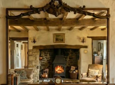 Old mirror that can be used as an Overmantle