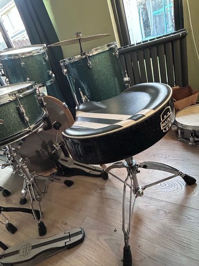 Pearl export Drumkit with Stands & Millenium Still cymbals
