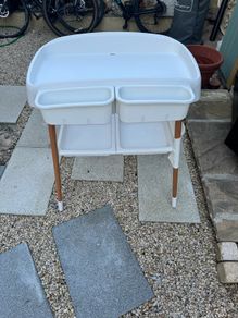baby changing table