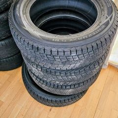 Set of 4 Dunlop Winter Maxx SJ8 - Winter Tyres 215/65 R17