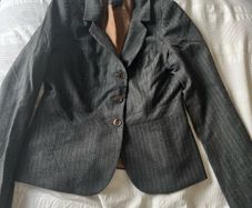 skirt suit