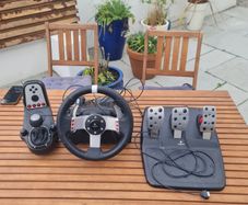 logitech g27 racing wheel and peddles