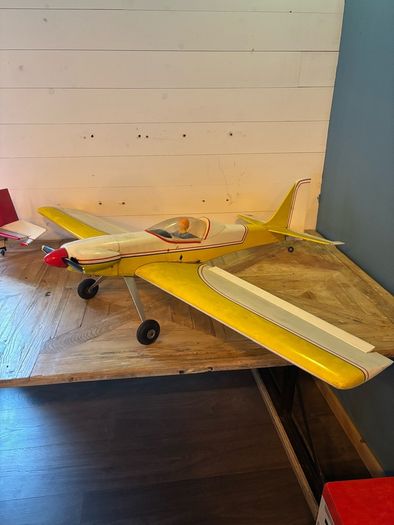 Large model planes